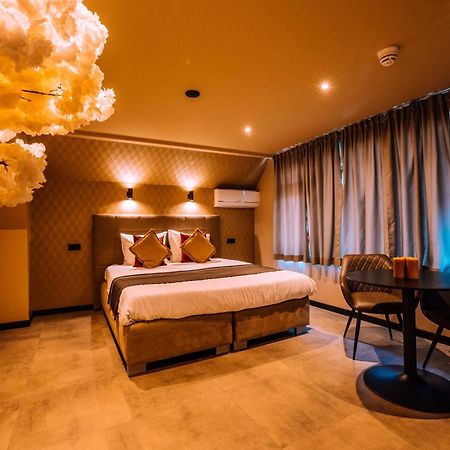 Hotel Buren Buren  Екстериор снимка