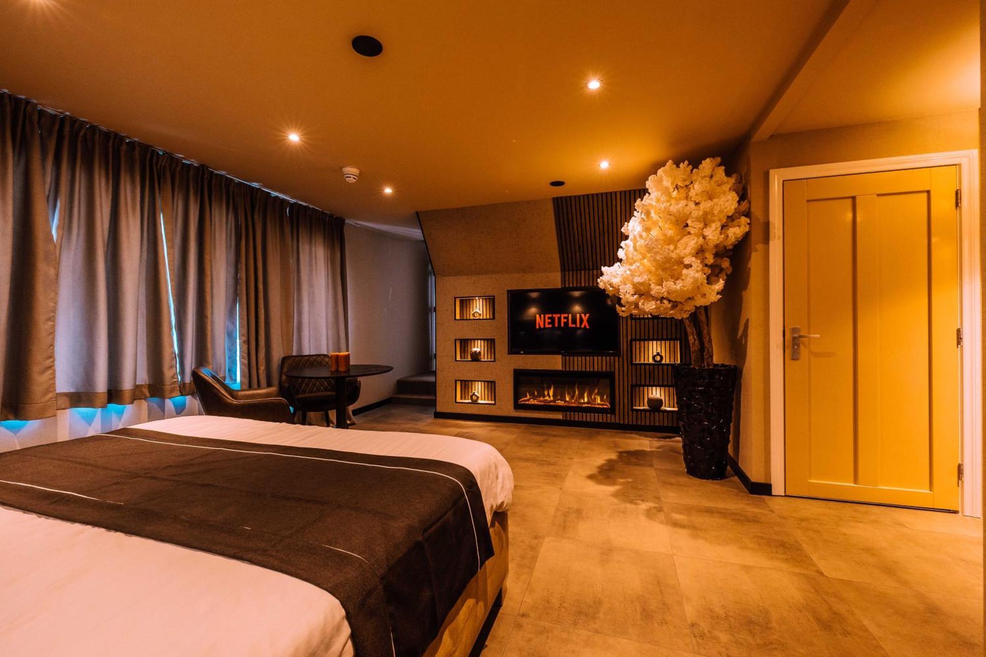 Hotel Buren Buren  Екстериор снимка